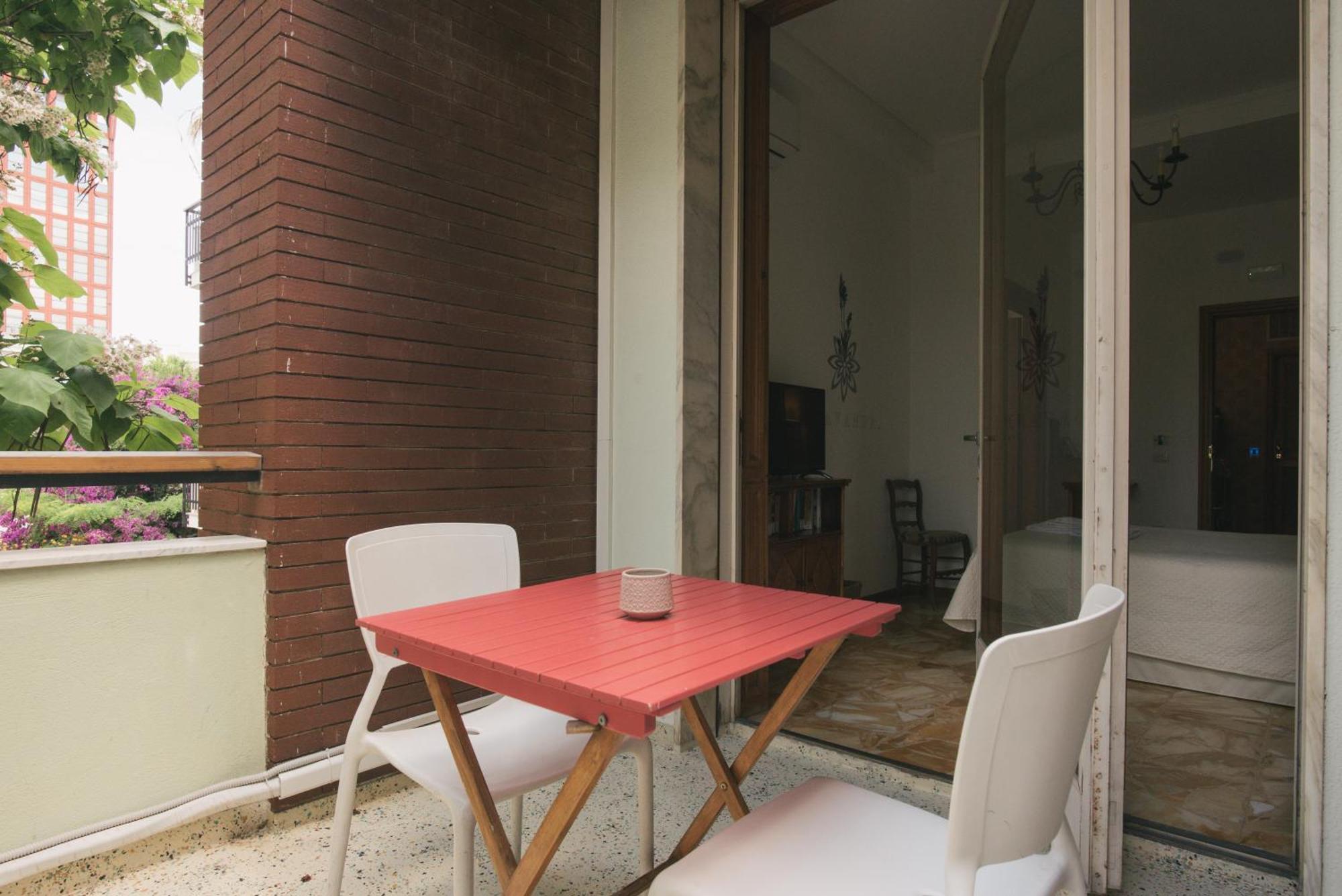 Bed & Breakfast Dei Buoni E Cattivi 2*