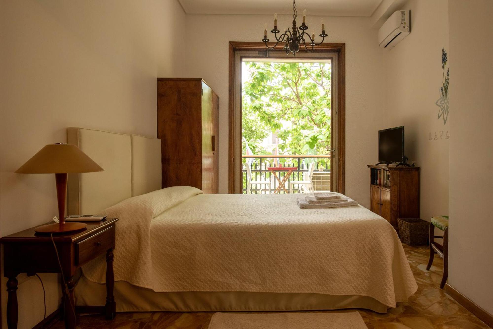 Bed & Breakfast Dei Buoni E Cattivi 2*